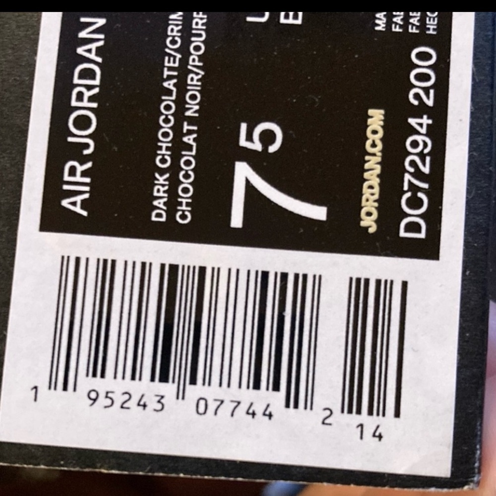 Air Jordan retro 1 Mid SE Brown and Black Sneakers - Picture 2 of 2